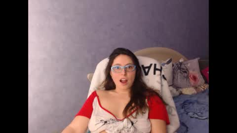 luckylinda23 online show from February 4, 2025, 3:15 pm
