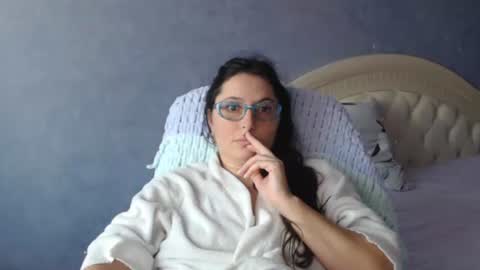luckylinda23 online show from November 6, 2025, 9:21 am