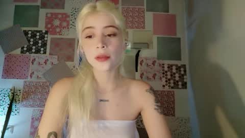 luckysapphire777 online show from November 14, 2025, 3:27 am