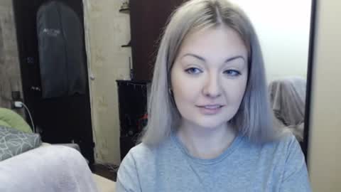 Snapshot of luckyshotgirl chatting on December 11, 2024, 12:55 pm LuckyShot online show from December 11, 2024, 12:55 pm