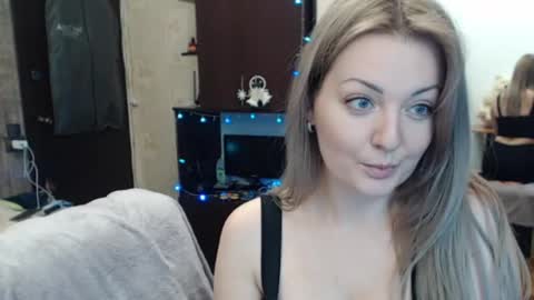 Snapshot of luckyshotgirl chatting on December 26, 2024, 6:54 pm LuckyShot online show from December 26, 2024, 6:54 pm