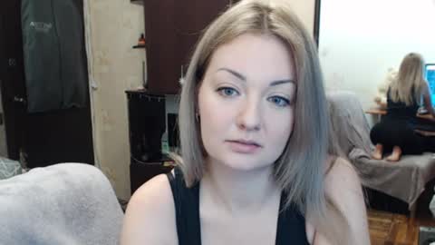 Snapshot of luckyshotgirl chatting on December 30, 2024, 8:43 am LuckyShot online show from December 30, 2024, 8:43 am