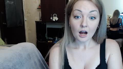 Snapshot of luckyshotgirl chatting on January 5, 2025, 2:41 pm LuckyShot online show from January 5, 2025, 2:41 pm