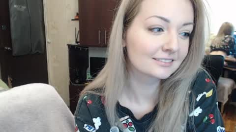 Snapshot of luckyshotgirl chatting on January 19, 2025, 1:55 pm LuckyShot online show from January 19, 2025, 1:55 pm