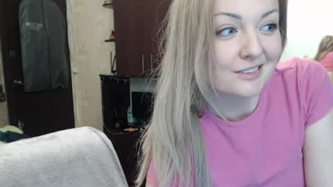 Snapshot of luckyshotgirl chatting on January 21, 2025, 6:55 pm LuckyShot online show from January 21, 2025, 6:55 pm