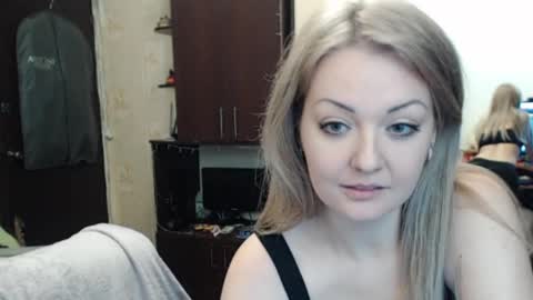 Snapshot of luckyshotgirl chatting on February 12, 2025, 8:18 pm LuckyShot online show from February 12, 2025, 8:18 pm