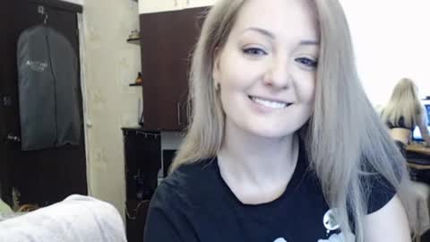 Snapshot of luckyshotgirl chatting on February 15, 2025, 10:55 am LuckyShot online show from February 15, 2025, 10:55 am