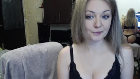 Snapshot of luckyshotgirl chatting on February 15, 2025, 6:23 pm LuckyShot online show from February 15, 2025, 6:23 pm