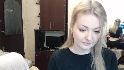 Snapshot of luckyshotgirl chatting on February 20, 2025, 1:19 pm LuckyShot online show from February 20, 2025, 1:19 pm