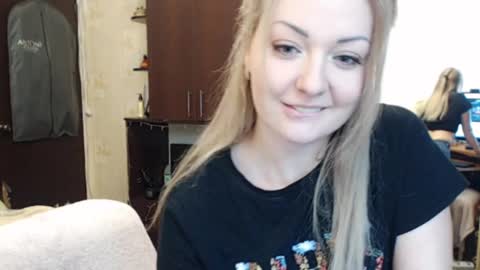 Snapshot of luckyshotgirl chatting on February 20, 2025, 4:57 pm LuckyShot online show from February 20, 2025, 4:57 pm