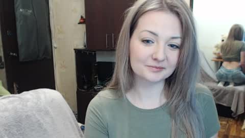 Snapshot of luckyshotgirl chatting on March 5, 2025, 8:10 pm LuckyShot online show from March 5, 2025, 8:10 pm