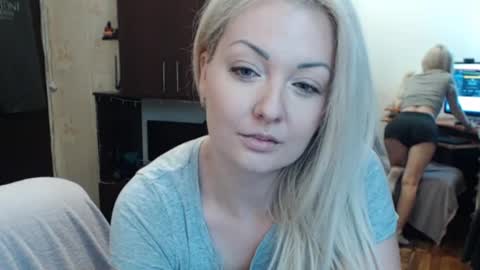 Snapshot of luckyshotgirl chatting on September 14, 2025, 3:11 pm LuckyShot online show from September 14, 2025, 3:11 pm