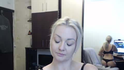 Snapshot of luckyshotgirl chatting on September 15, 2025, 5:02 pm LuckyShot online show from September 15, 2025, 5:02 pm