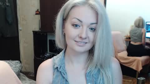 Snapshot of luckyshotgirl chatting on October 28, 2025, 2:53 pm LuckyShot online show from October 28, 2025, 2:53 pm