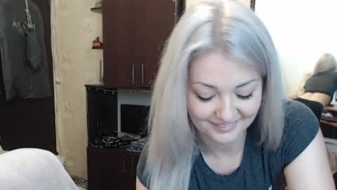 Snapshot of luckyshotgirl chatting on November 21, 2025, 4:05 pm LuckyShot online show from November 21, 2025, 4:05 pm