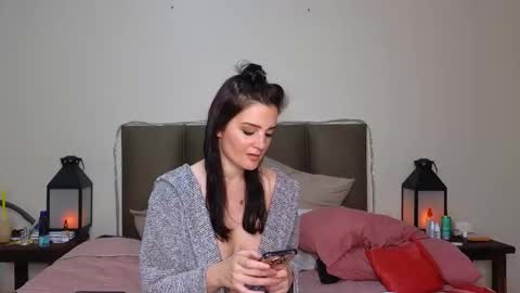 Lucy online show from October 22, 2025, 9:03 pm