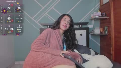 Lucy Herrera online show from October 9, 2025, 12:41 am