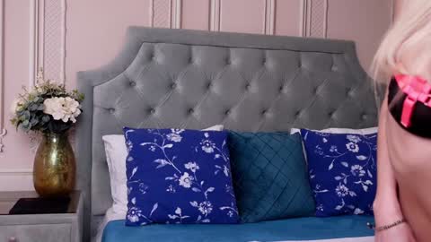 LucyAddison online show from January 18, 2025, 3:31 am