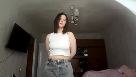 Snapshot of lucykillay chatting on October 18, 2025, 12:06 pm Anna online show from October 18, 2025, 12:06 pm