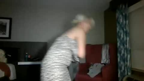 Snapshot of lucyloveslookers78240 chatting on December 20, 2024, 7:44 am Lucy Loves Lookers online show from December 20, 2024, 7:44 am