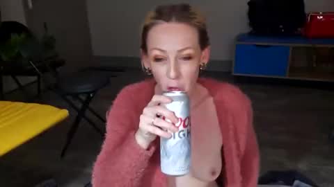 Snapshot of lucyloveslookers78240 chatting on January 1, 2025, 10:32 am Lucy Loves Lookers online show from January 1, 2025, 10:32 am