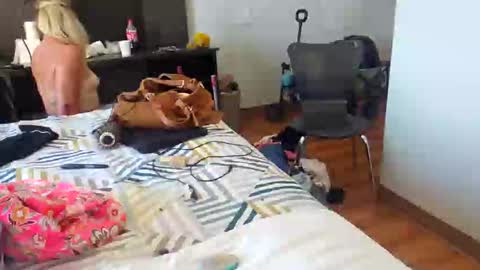 Snapshot of lucyloveslookers78240 chatting on September 17, 2025, 4:30 pm Lucy Loves Lookers online show from September 17, 2025, 4:30 pm