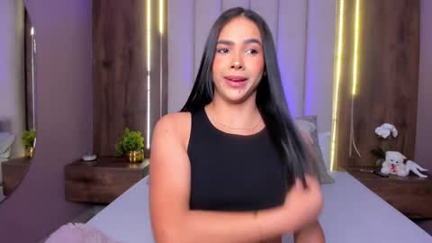 Snapshot of lucysalvatore chatting on September 29, 2025, 5:18 pm Lucy online show from September 29, 2025, 5:18 pm