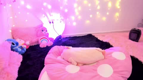 LUCYY FROM HOME  online show from January 19, 2025, 10:28 am