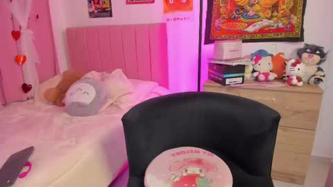 LUCYY FROM HOME  online show from October 17, 2025, 1:53 am