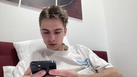 Luis online show from October 22, 2025, 1:11 pm