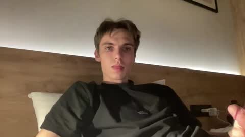 Luis online show from November 15, 2025, 8:49 pm