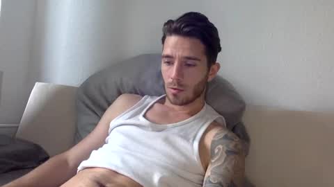 Snapshot of luisbadx chatting on December 24, 2024, 8:44 am Luis Badx online show from December 24, 2024, 8:44 am