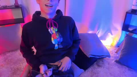 luixdust1 online show from September 23, 2025, 5:21 am