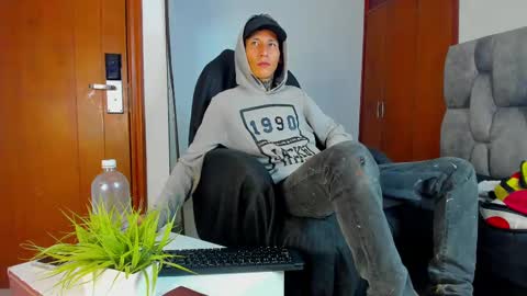 Snapshot of lujuriau_u chatting on October 4, 2025, 3:37 am lujuriau_u online show from October 4, 2025, 3:37 am