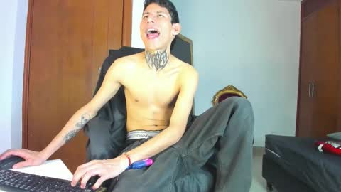 Snapshot of lujuriau_u chatting on October 15, 2025, 4:56 am lujuriau_u online show from October 15, 2025, 4:56 am