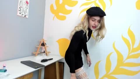 Luka Castillo online show from October 23, 2025, 5:44 pm