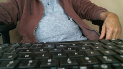 Snapshot of luke7711 chatting on January 12, 2025, 2:30 pm luke7711 online show from January 12, 2025, 2:30 pm