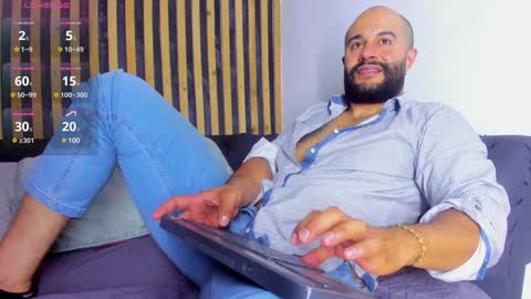 Snapshot of luke__09 chatting on December 19, 2024, 12:56 pm LUKE online show from December 19, 2024, 12:56 pm