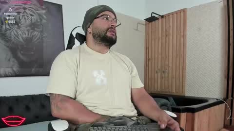 Snapshot of luke__09 chatting on February 19, 2025, 12:00 pm LUKE online show from February 19, 2025, 12:00 pm