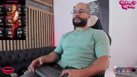 Snapshot of luke__09 chatting on March 7, 2025, 12:23 pm LUKE online show from March 7, 2025, 12:23 pm