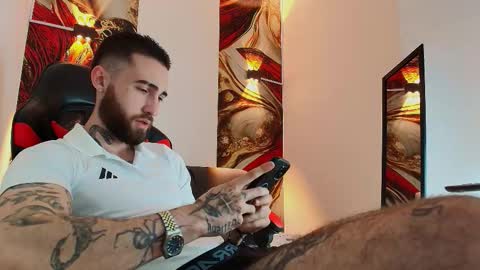 Snapshot of luke_davis01 chatting on October 23, 2025, 12:48 pm LUKE online show from October 23, 2025, 12:48 pm