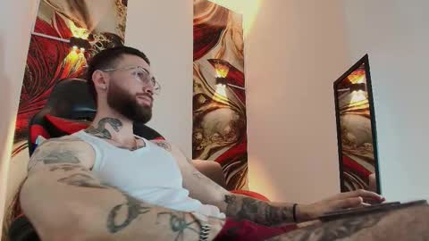 Snapshot of luke_davis01 chatting on November 6, 2025, 1:12 pm LUKE online show from November 6, 2025, 1:12 pm