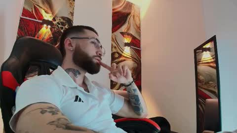 Snapshot of luke_davis01 chatting on November 22, 2025, 1:21 pm LUKE online show from November 22, 2025, 1:21 pm