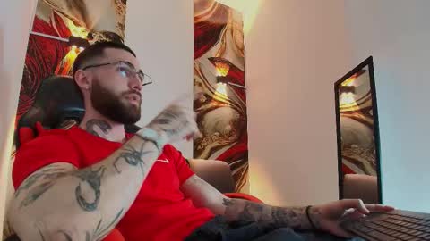 Snapshot of luke_davis01 chatting on November 24, 2025, 1:22 pm LUKE online show from November 24, 2025, 1:22 pm