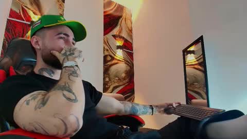 Snapshot of luke_davis01 chatting on December 4, 2025, 1:31 pm LUKE online show from December 4, 2025, 1:31 pm