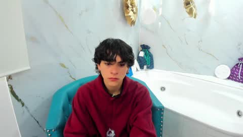 Snapshot of luke_howland chatting on December 7, 2024, 12:24 pm Luke online show from December 7, 2024, 12:24 pm