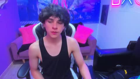 Snapshot of luke_howland chatting on December 14, 2024, 3:40 am Luke online show from December 14, 2024, 3:40 am