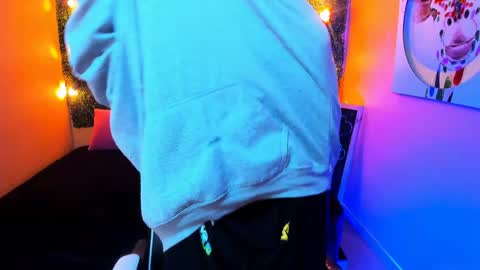 Snapshot of luke_howland chatting on January 13, 2025, 8:15 pm Luke online show from January 13, 2025, 8:15 pm