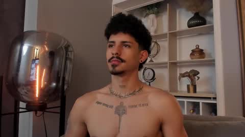 Snapshot of lukeetaylor_ chatting on October 23, 2025, 10:58 am Luke Taylor online show from October 23, 2025, 10:58 am