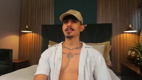 Snapshot of lukeetaylor_ chatting on November 15, 2025, 11:29 am Luke Taylor online show from November 15, 2025, 11:29 am